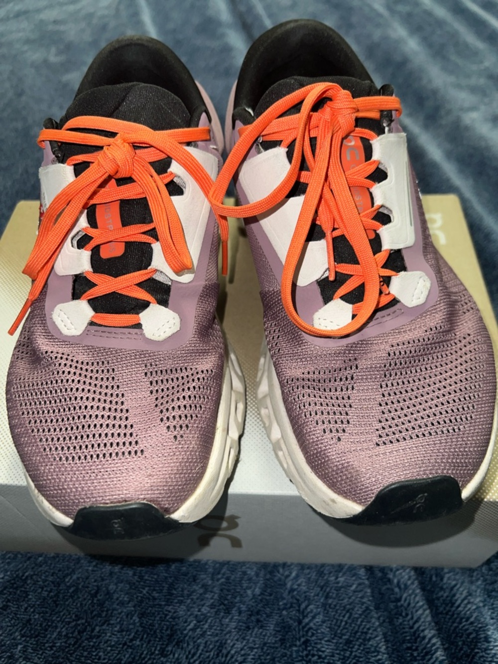 On Cloud Women's Lavender Athletic Sneakers with Orange Laces Size 8 (men’s 6.5) - Picture 3 of 7
